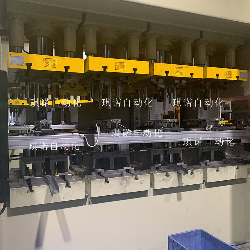 沖壓機(jī)械手 沖壓機(jī)械手