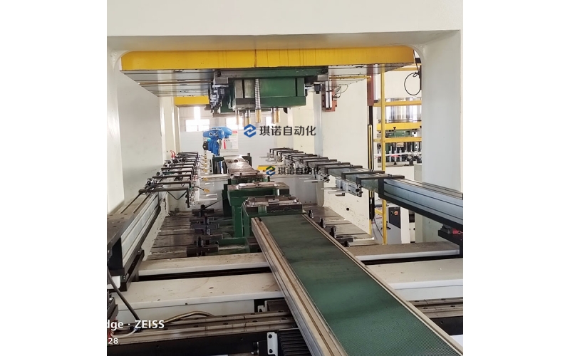 單機(jī)多工位機(jī)械手與多臺連線沖壓機(jī)械手的區(qū)別